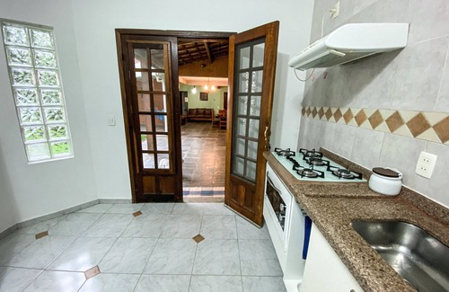 Carapicuiba Casa | Casa confortável com churrasqueira na Granja Viana