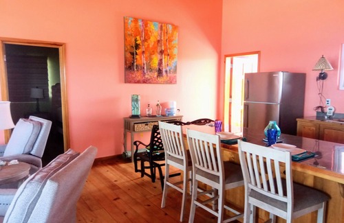Isla de Utila Casa | Casa Corazon - Striking Beach Home