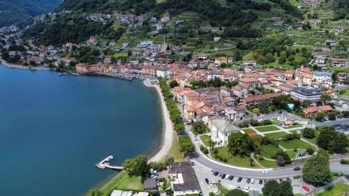 Domaso Apartamento | Casa d'epoca fronte lago a Domaso lago di Como
