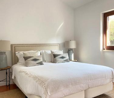 Colares Villa | Casa da Praia - Beachfront Private Pool