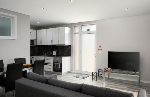 Calheta Apartamento | Casa da Relva com Piscina Aquecida Interna