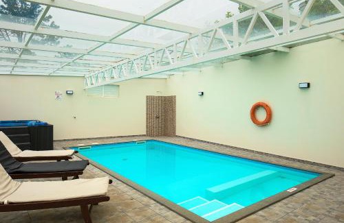 Calheta Apartamento | Casa da Relva com Piscina Aquecida Interna