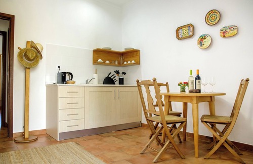 Borba Otro | CASA DAS COLMEIAS A haven of tranquillity, where nature reveals all its beauty.