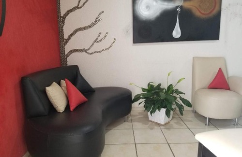 León Casa | Casa de Ángeles