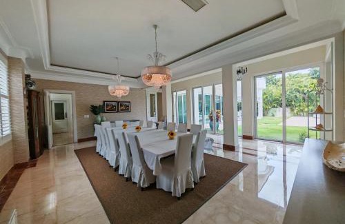 Casa de Campo Villa | Casa de Campo Luxury Villa with private Pool & Jacuzzi, Near Beach, Marina, Golf, Restaurants & Altos de Chavon