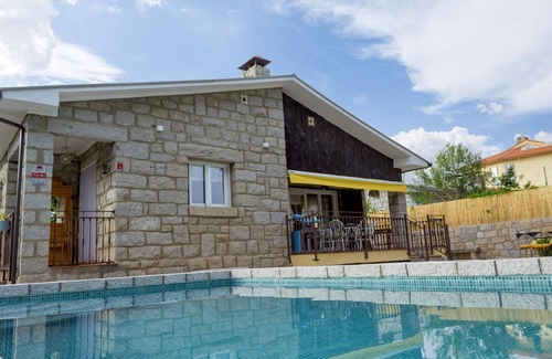Becerril de la Sierra Cabaña | Casa de piedra, acogedora en invierno, fresca en verano, todas las comodidades