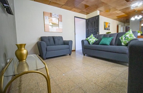 Antiguo Cuscatlan Casa | Casa de Helen