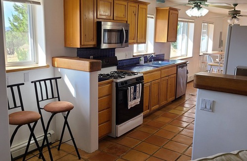 Santa Fe Casa | Casa De La Loma, Spacious 4-bedroom house in wonderful Santa Fe with AC.