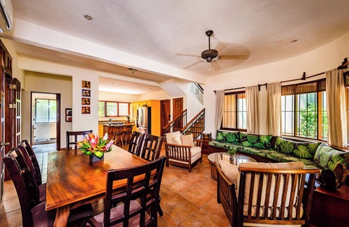 Palm Beach Estates Villa | Casa de La Vida Grande: Un Paraíso Tropical en Playa Grande