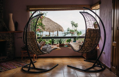 Santa Cruz La Laguna Casa | Casa de Larry, frente al lago Villa de 3 dormitorios, terraza privada y palapa sobre el lago