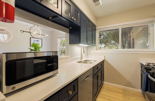 Albuquerque Casa | Casa De Los Globos/Luxury 2 Bedroom Home Walking Distance to Balloon Fiesta Park