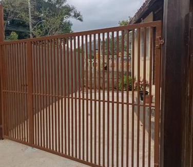 Miguel Pereira Casa | Casa de Madeira no Centro