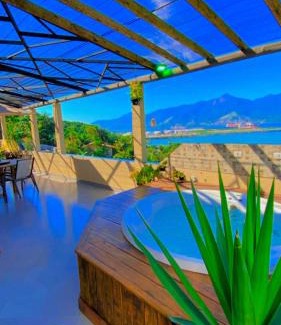 Praia Grande Casa | Casa de praia com vista para o mar