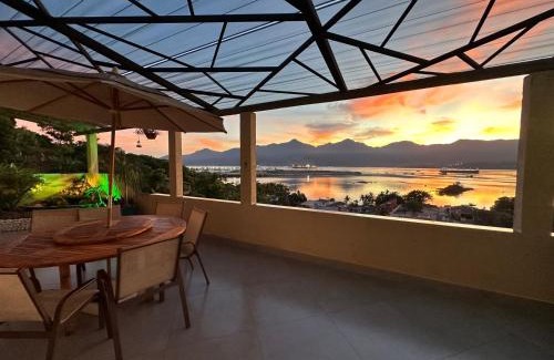 Praia Grande Casa | Casa de praia com vista para o mar