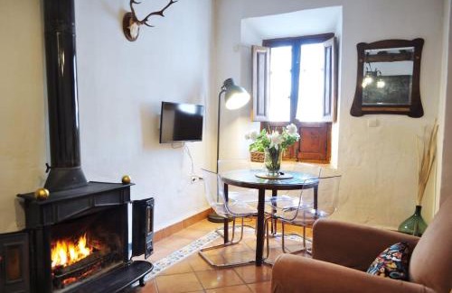 Pinos del Valle Apartamento | Casa de pueblo con encanto - entre mar y montaña