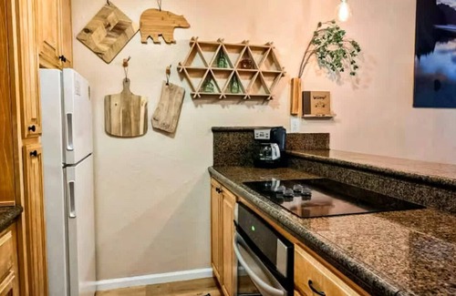 Shaver Lake Condominio | Casa del Lago-Modern Mountain Studio!