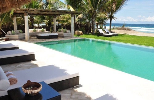 Barra de Colotepec Villa | Casa Del Mar es una villa de lujo frente al mar ubicada en Puerto Escondido
