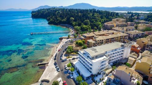 Corfu Town Casa | Casa del Mar-Mon Repo Beachfront Apt near Airport