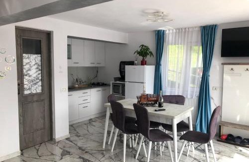Poiana Marului Casa | Casa din gradina