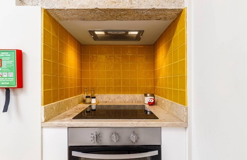 Linda-a-Velha Apartamento | 2BR Nuevo Family Friendly de Top Sights w / Free Park