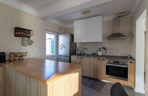 Aldeia do Meco Villa | Casa do Mural - Heated salt pool, games room, garden and beaches nearby!