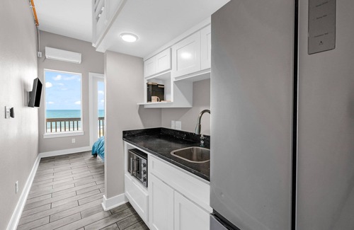 Port Bolivar Condominio | Casa Dora - Pool, Games, & Beachfront Fun!