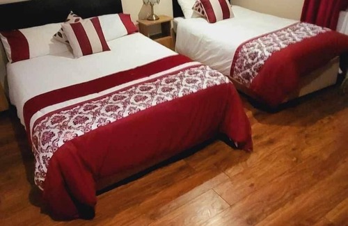 Lifford Cama Y Desayuno | Casa Douglas