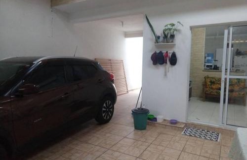 Itanhaem Casa | Casa em Itanhaém com 2 quartos garagem p 2 carros, churrasqueira, piscina 200 m da praia