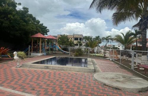Data de Villamil Casa | Casa en urbanización privada a 2 minutos caminando de la playa, Vía a Data