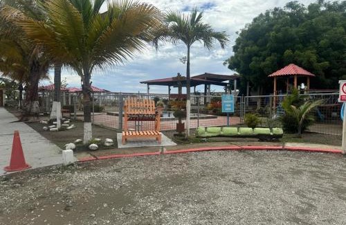 Data de Villamil Casa | Casa en urbanización privada a 2 minutos caminando de la playa, Vía a Data