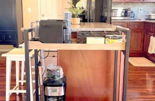 Concord Casa | Casa Familia - 4-br modern family home w/saltwater pool & spa