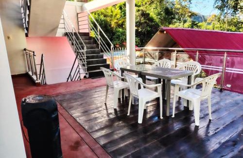 San Ramón Casa | Casa familiar con parrilla, piscina, WiFi y cesped