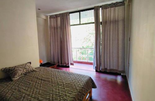 San Ramón Casa | Casa familiar con parrilla, piscina, WiFi y cesped