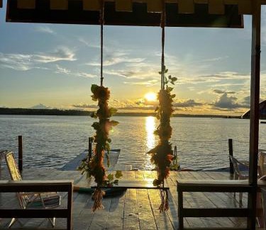 Ponta Negra Alquiler De Eote | Casa Flutuante na Amazônia