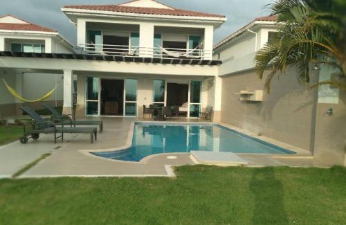 Arroyo de Piedra Casa | Casa frente al mar con piscina a las afueras de Cartagena