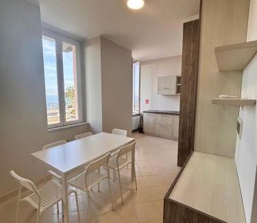 Ospedaletti Apartamento | Casa Fronte Mare