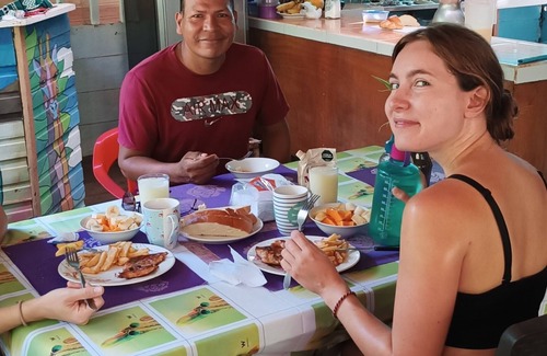 Puerto Narino Apartamento | casa hotel rodeadas de la naturaleza y voses silvestre, amaneces con aves , 🙉