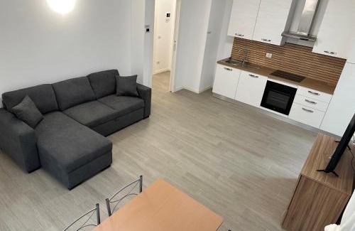 Lecco Apartamento | CASA IDEALE TIM Appartmanti moderni vicina al centro