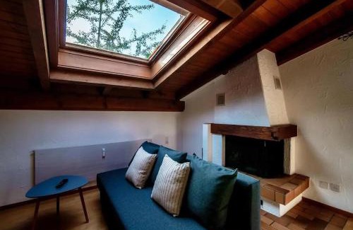 Astano Apartamento | Casa Inerella - Intimo rifugio con terrazza e caminetto