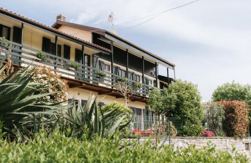 Magnano Cama Y Desayuno | Casa Joop Dolce far Niente