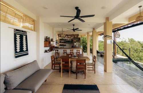 Mazunte Villa | Casa la Vista: New, luxury villa with infinity pool & ocean views