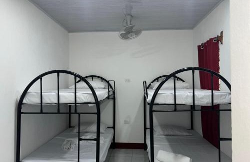 Leon Casa | Casa Las Graditas