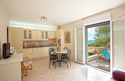 Porticciolo Apartamento | Casa le Sureau air-conditioned apartment with sea-view terrace
