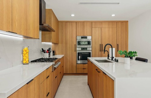 Encino Casa | Casa Leona - Modern Masterpiece Behind Private Gates w/ Pool & Chef's Kitchen