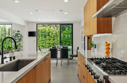 Encino Casa | Casa Leona - Modern Masterpiece Behind Private Gates w/ Pool & Chef's Kitchen