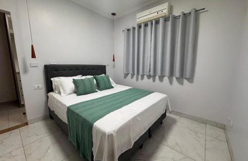 Ourinhos Casa | Casa linda e espaçosa, ar condicionado e 2 vagas