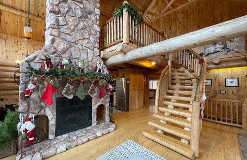 Val-des-Monts Apartamento | Casa Madera - 11 Acres/SPA/Close to Lac McGregor