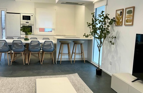 Vimianzo Casa | Casa Manolo de Amparo, con piscina interior climatizada.