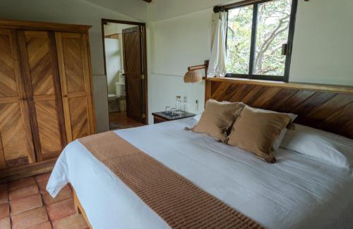 Troncones Cama Y Desayuno | Casa Manzanillo - Bridge Room - Ocean View Room at Exceptional Beach Front Location