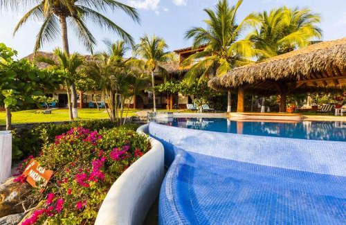 Troncones Cama Y Desayuno | Casa Manzanillo - Bridge Room - Ocean View Room at Exceptional Beach Front Location